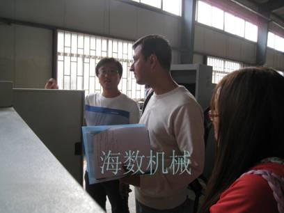 印度客戶來公司采購數（shù）控車床［組圖］