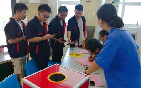 愛心（xīn）點燃希望（wàng）  真情傳遞溫暖