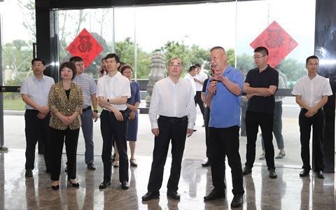 浙江省委宣傳部部長朱（zhū）國賢一（yī）行蒞臨绿巨人草莓丝瓜樱桃秋葵榴莲污免费版考察調研